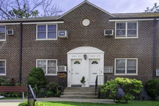 24933 64th Ave Fl 1, New York City, NY 11362