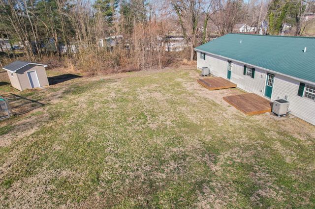 198 W Cumberland Avenue, Jamestown, KY 42629