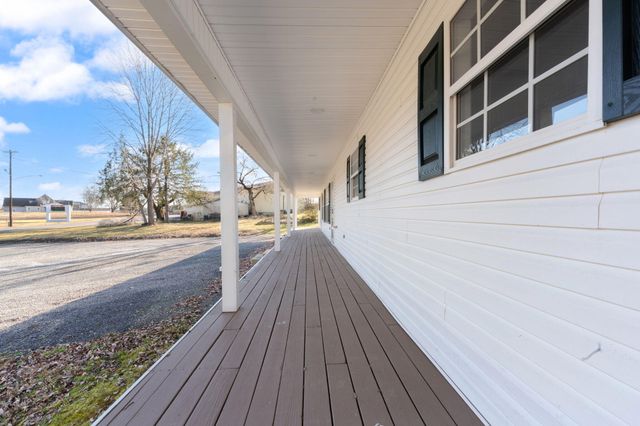 198 W Cumberland Avenue, Jamestown, KY 42629