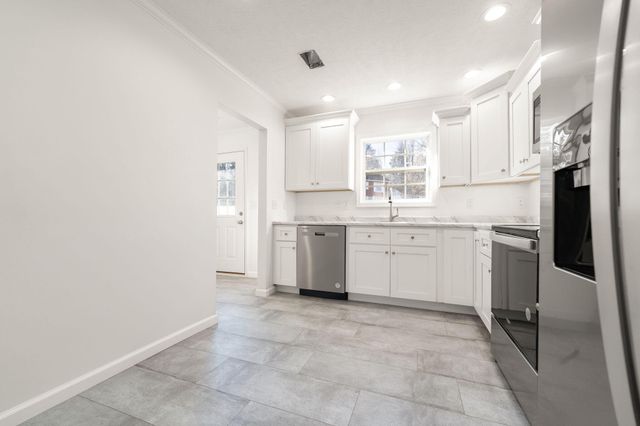 198 W Cumberland Avenue, Jamestown, KY 42629