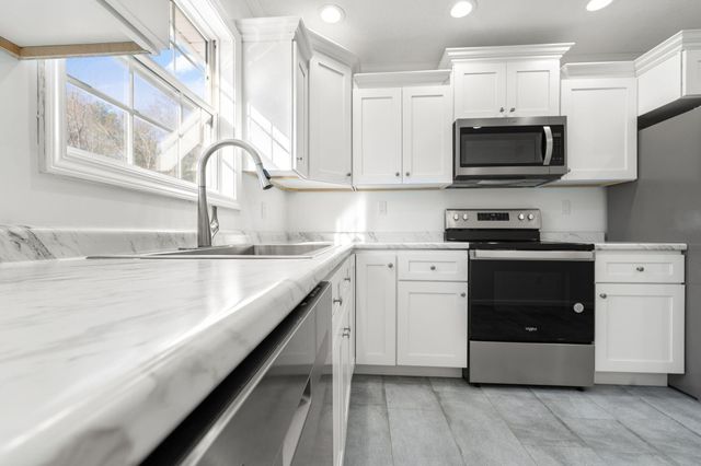 198 W Cumberland Avenue, Jamestown, KY 42629