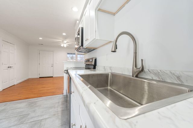 198 W Cumberland Avenue, Jamestown, KY 42629