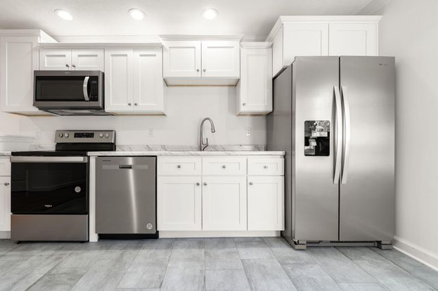 198 W Cumberland Avenue, Jamestown, KY 42629