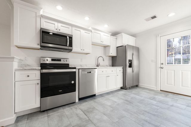 198 W Cumberland Avenue, Jamestown, KY 42629