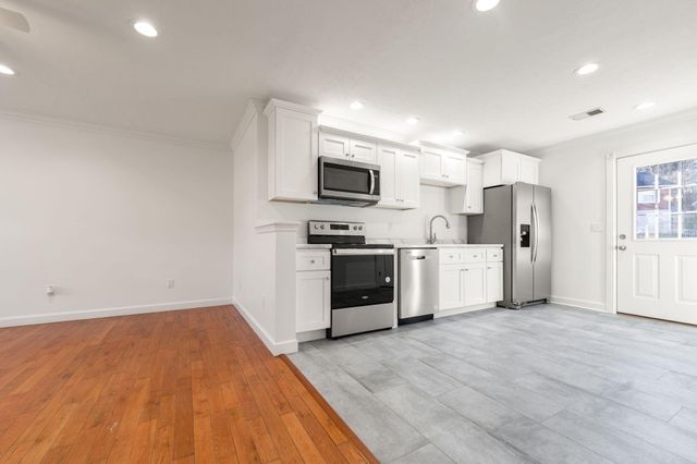 198 W Cumberland Avenue, Jamestown, KY 42629