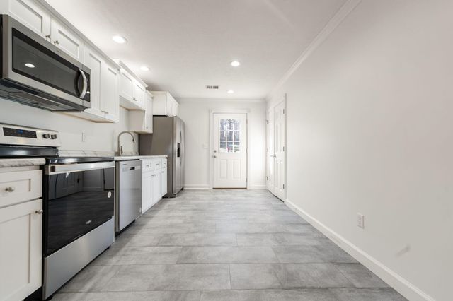 198 W Cumberland Avenue, Jamestown, KY 42629