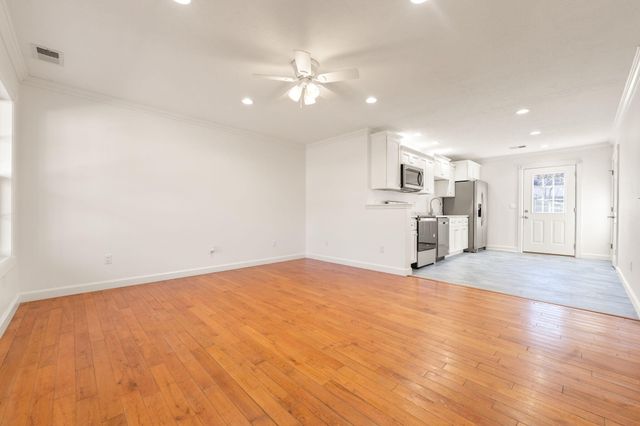 198 W Cumberland Avenue, Jamestown, KY 42629