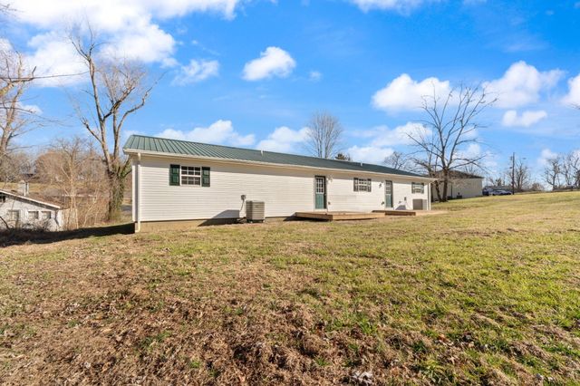 198 W Cumberland Avenue, Jamestown, KY 42629