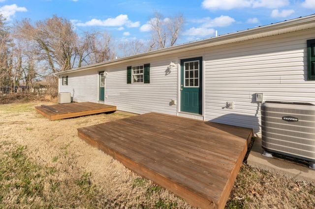 198 W Cumberland Avenue, Jamestown, KY 42629