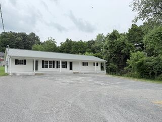 198 W Cumberland Avenue, Jamestown, KY 42629