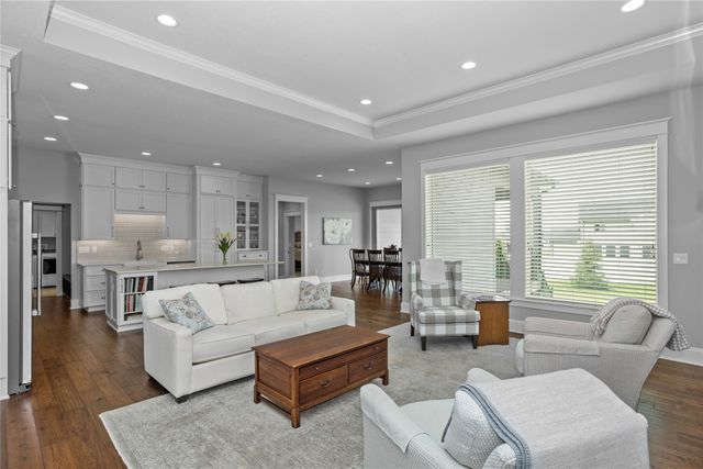 2630 Crescent Ridge Drive, Waukee, IA 50263