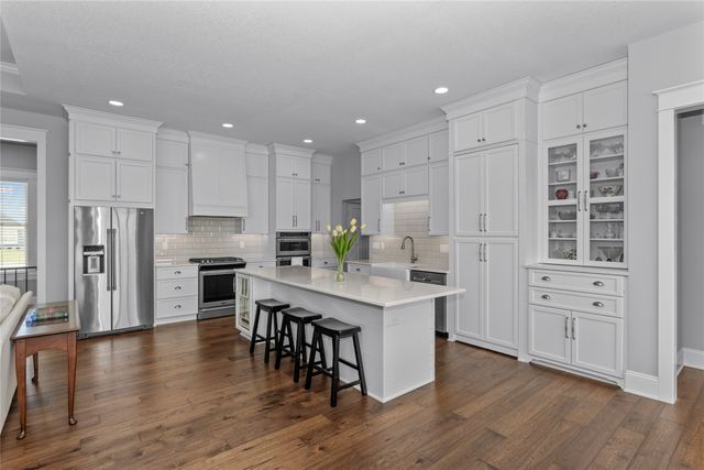 2630 Crescent Ridge Drive, Waukee, IA 50263