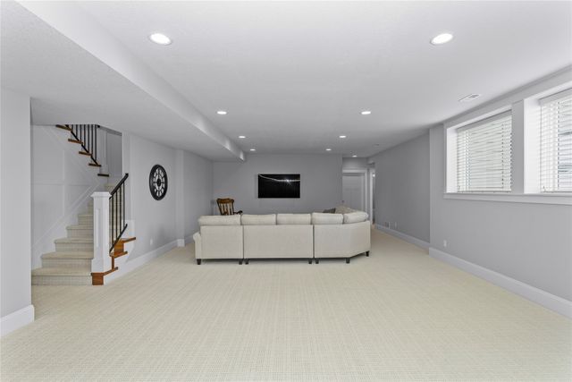 2630 Crescent Ridge Drive, Waukee, IA 50263