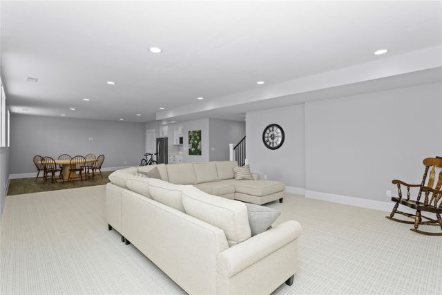 2630 Crescent Ridge Drive, Waukee, IA 50263