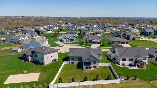 2630 Crescent Ridge Drive, Waukee, IA 50263