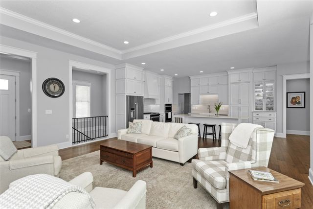 2630 Crescent Ridge Drive, Waukee, IA 50263