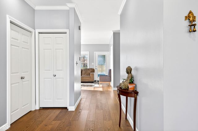 5621 Black Oak Drive, Columbus, IN 47201