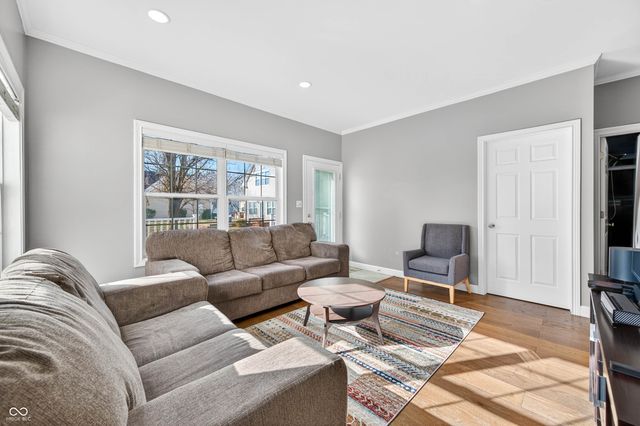 5621 Black Oak Drive, Columbus, IN 47201