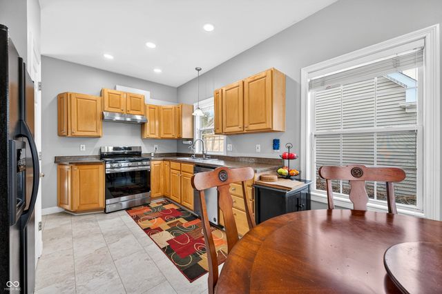 5621 Black Oak Drive, Columbus, IN 47201