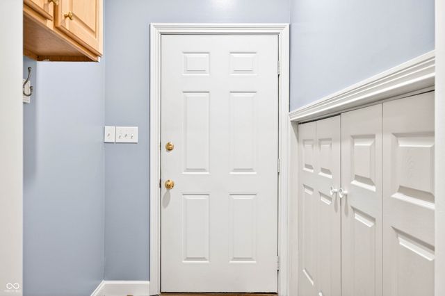 5621 Black Oak Drive, Columbus, IN 47201