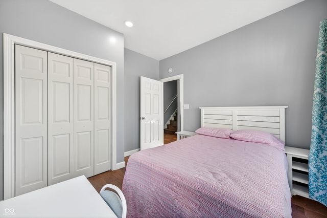 5621 Black Oak Drive, Columbus, IN 47201