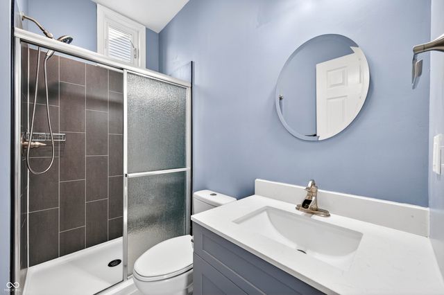 5621 Black Oak Drive, Columbus, IN 47201