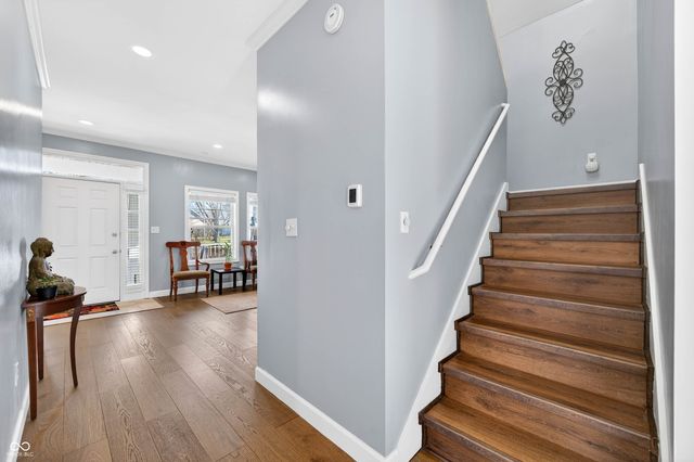 5621 Black Oak Drive, Columbus, IN 47201