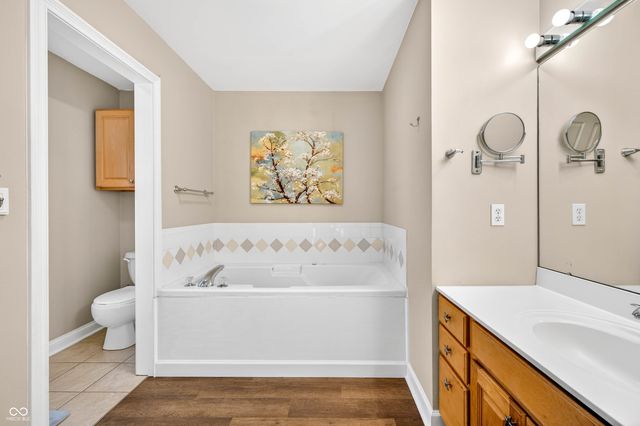 5621 Black Oak Drive, Columbus, IN 47201