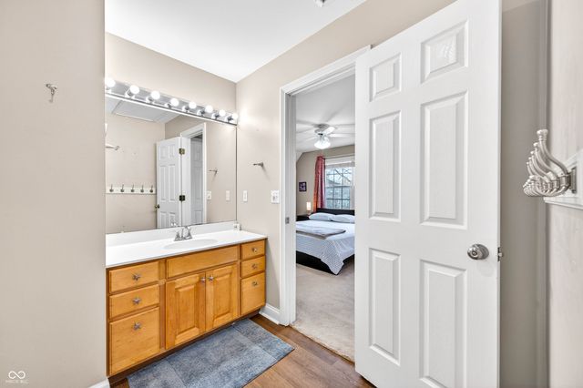 5621 Black Oak Drive, Columbus, IN 47201