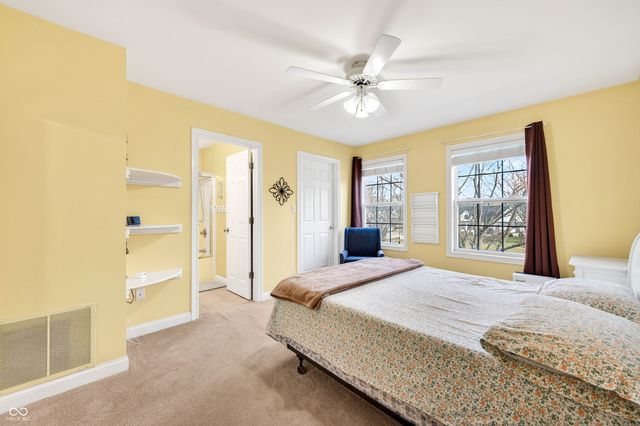 5621 Black Oak Drive, Columbus, IN 47201