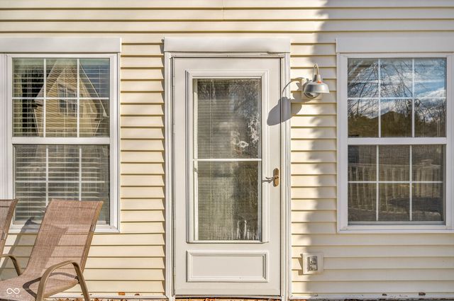 5621 Black Oak Drive, Columbus, IN 47201