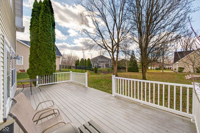 5621 Black Oak Drive, Columbus, IN 47201