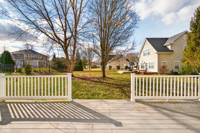 5621 Black Oak Drive, Columbus, IN 47201