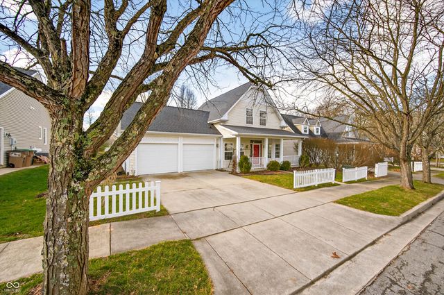 5621 Black Oak Drive, Columbus, IN 47201