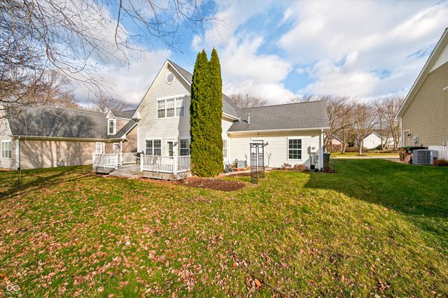 5621 Black Oak Drive, Columbus, IN 47201