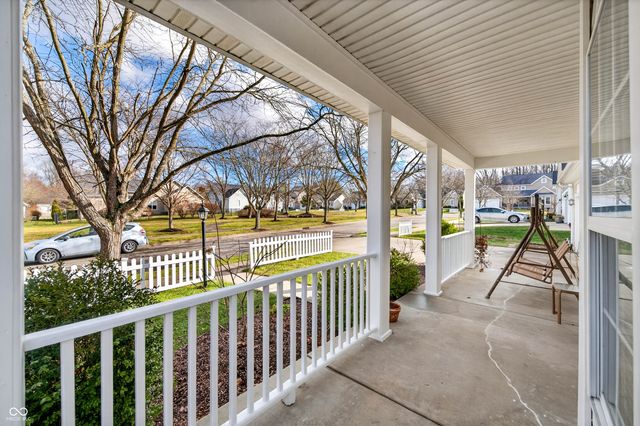 5621 Black Oak Drive, Columbus, IN 47201