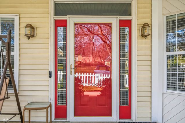 5621 Black Oak Drive, Columbus, IN 47201