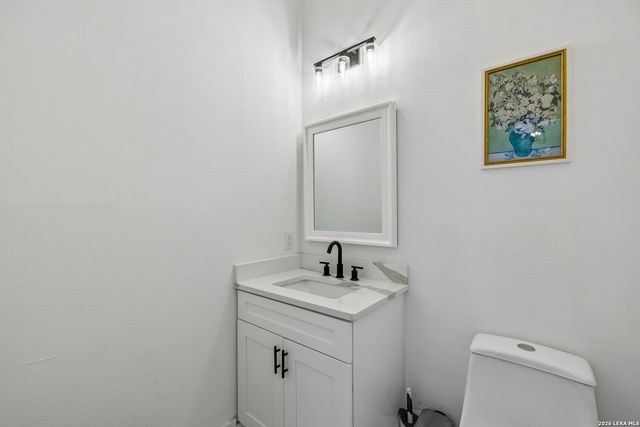 216 MIDNIGHT DR, San Antonio, TX 78260