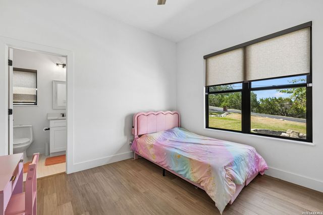 216 MIDNIGHT DR, San Antonio, TX 78260