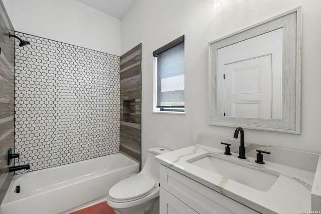 216 MIDNIGHT DR, San Antonio, TX 78260