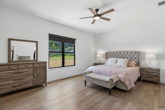 216 MIDNIGHT DR, San Antonio, TX 78260