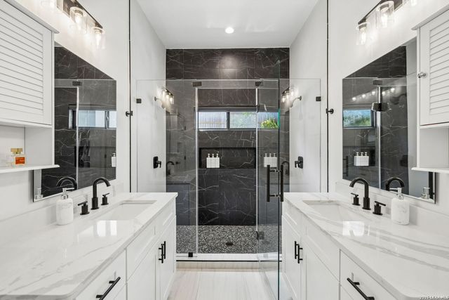 216 MIDNIGHT DR, San Antonio, TX 78260