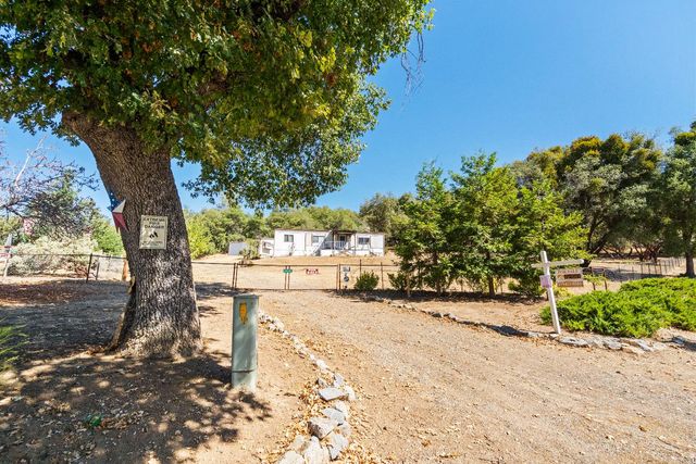 40882 Jean Road E, Oakhurst, CA 93644