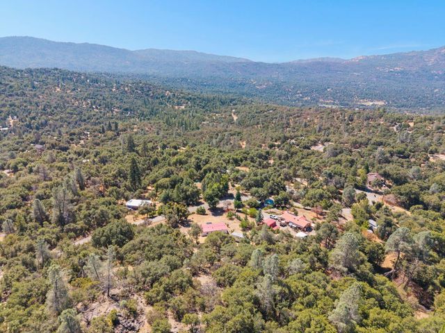 40882 Jean Road E, Oakhurst, CA 93644