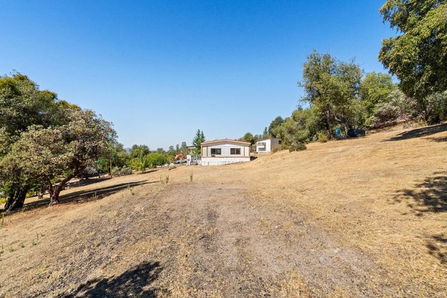 40882 Jean Road E, Oakhurst, CA 93644