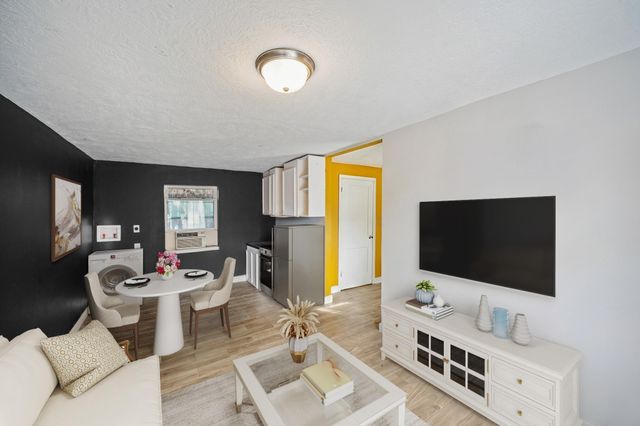 6449 Country Club Drive, Houston, TX 77023