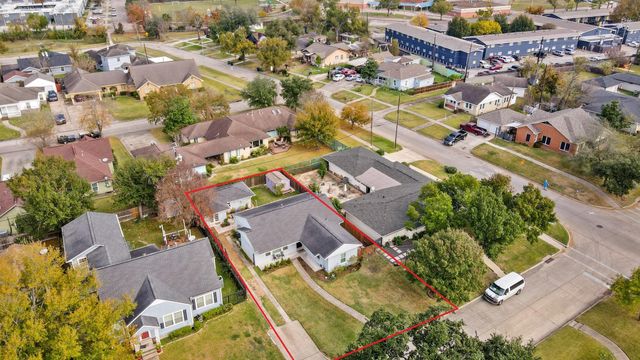 6449 Country Club Drive, Houston, TX 77023