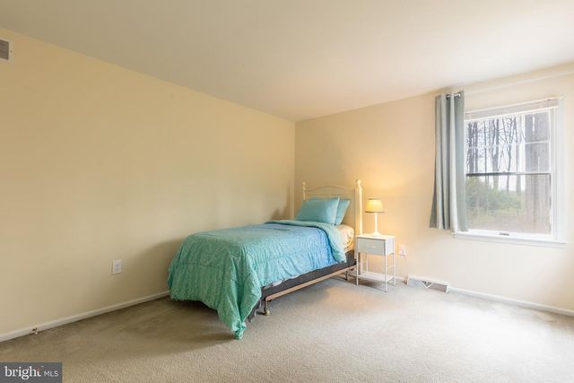 103 GREAT CIRCLE RD, Newark, DE 19711