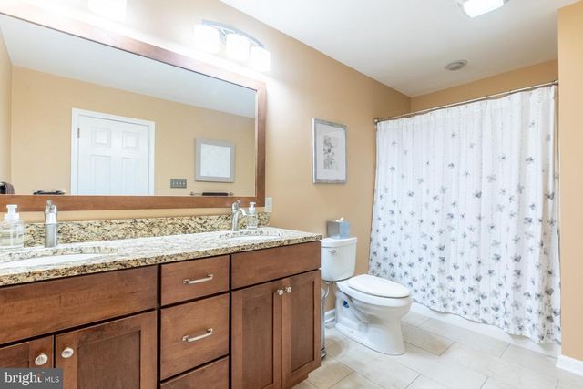 103 GREAT CIRCLE RD, Newark, DE 19711