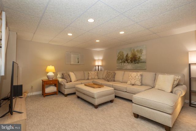 103 GREAT CIRCLE RD, Newark, DE 19711